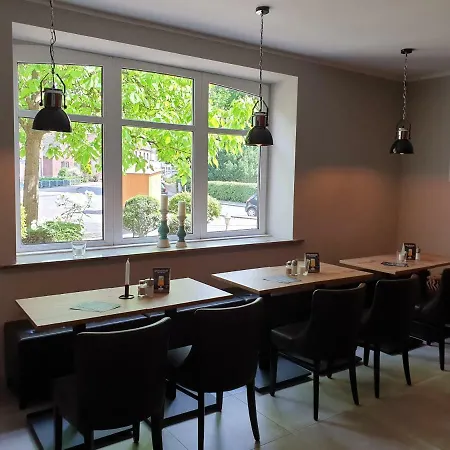 Otel El Capitan Naehe Movie Park 3*